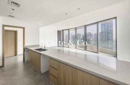 Apartment - 2 Bedrooms - 3 Bathrooms for sale in Stella Maris - Dubai Marina - Dubai