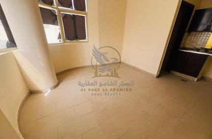 Apartment - Studio - 1 for rent in Bu Tina Building 2 - Bu Tina - Al Sharq - Sharjah Apartment - Studio - 1 for rent in Bu Tina Building 2 - Bu Tina - Al Sharq - Sharjah