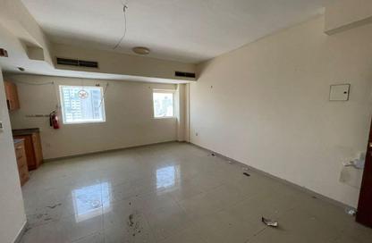 Apartment - Studio - 1 Bathroom for rent in Abu Shagara building - Abu shagara - Sharjah