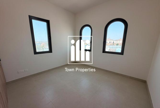 Your Luxury Home Await | 3BR + Maid TH | Ready — photo 2