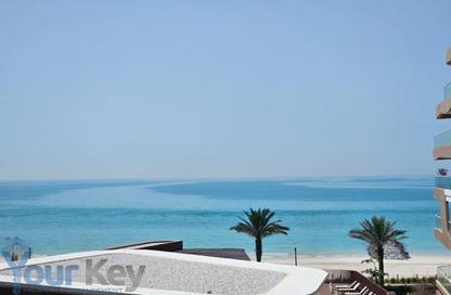 دوبلكس - 4 غرف نوم - 5 حمامات للايجار في قرية الحد - جزيرة السعديات - أبوظبي