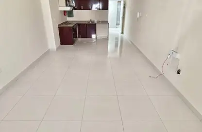 Apartment - Studio - 1 Bathroom for rent in Al Khan Corniche - Al Khan - Sharjah