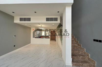 Townhouse - 2 - 3 for rent in Rukan 3 - Rukan - Dubai