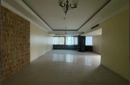 Apartment - 3 - 4 for sale in Al Khan Corniche - Al Khan - Sharjah
