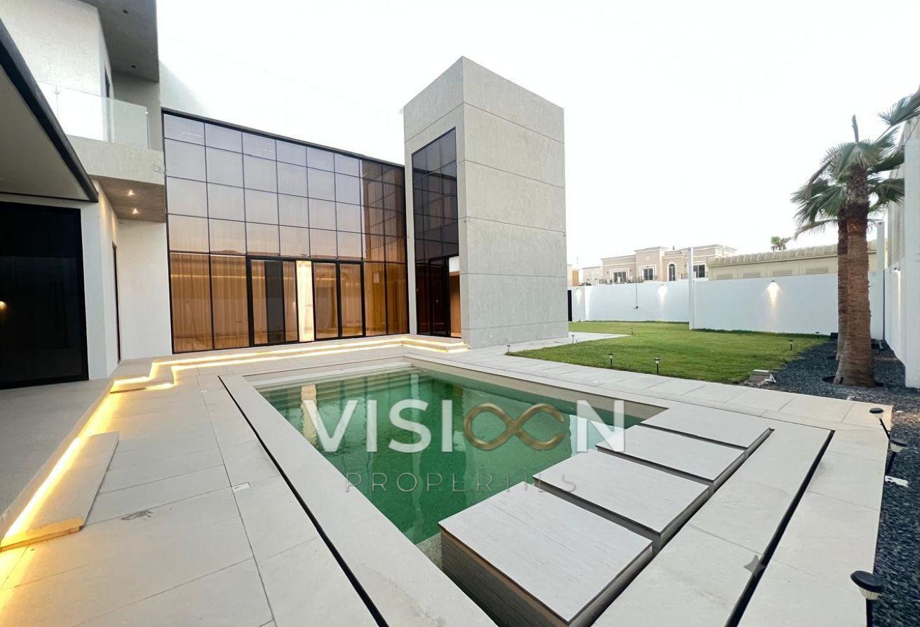 Elegant 5BR Villa | Private Pool & Garden photo 8