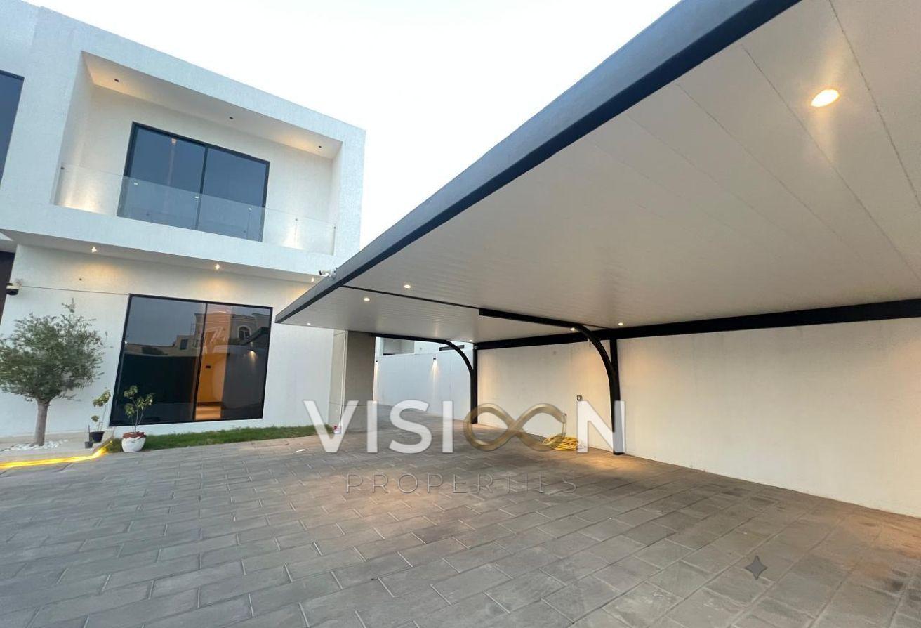 Elegant 5BR Villa | Private Pool & Garden photo 11