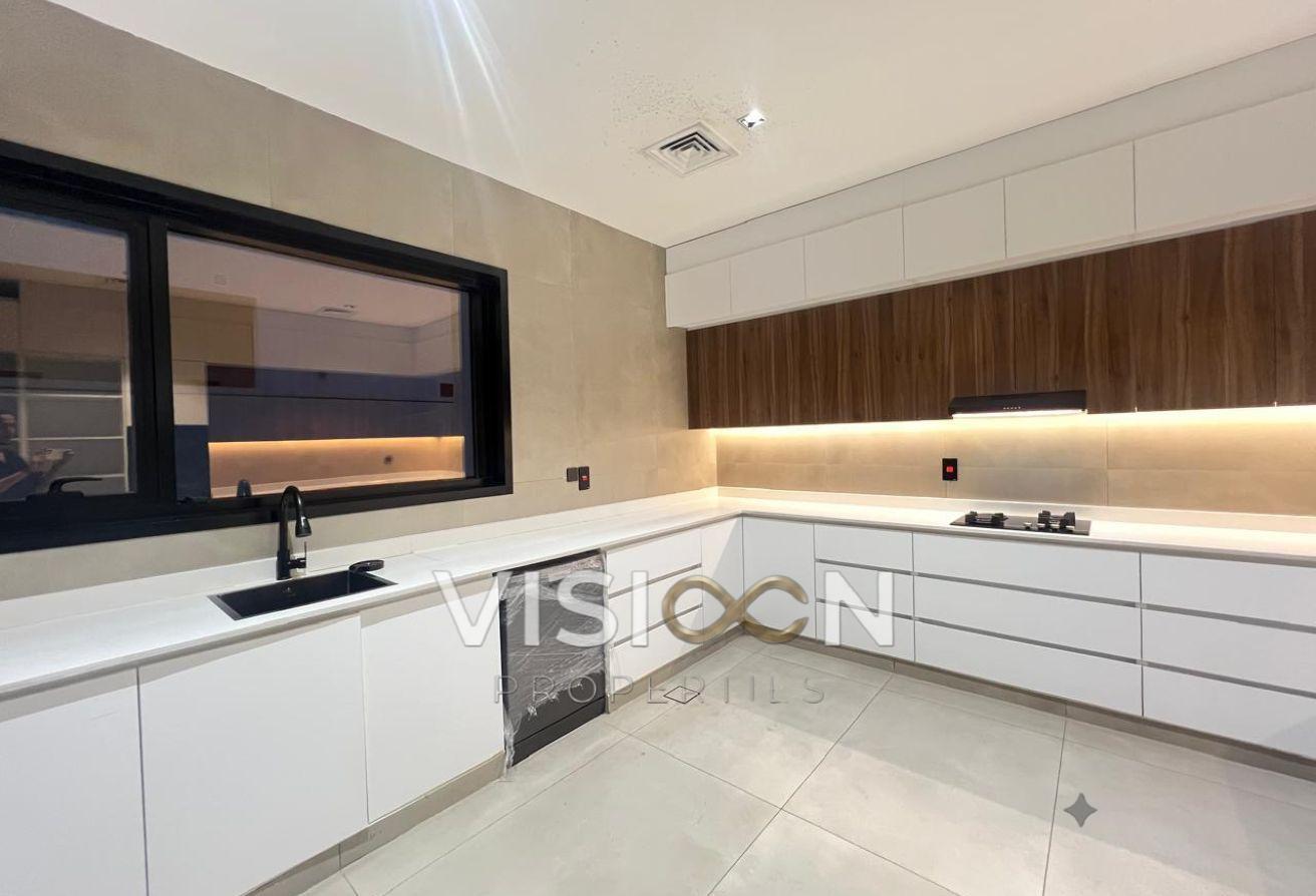 Elegant 5BR Villa | Private Pool & Garden photo 23