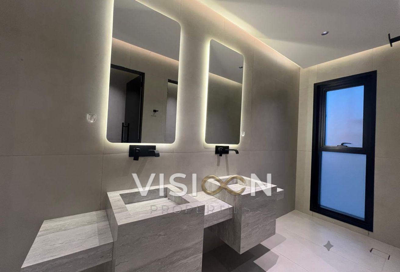 Elegant 5BR Villa | Private Pool & Garden photo 29