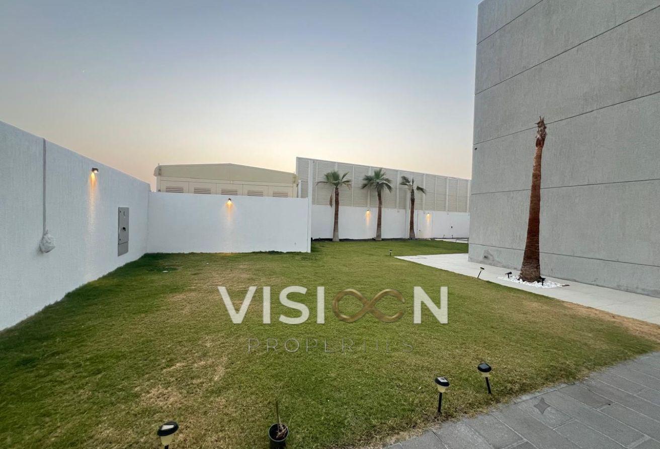 Elegant 5BR Villa | Private Pool & Garden photo 9