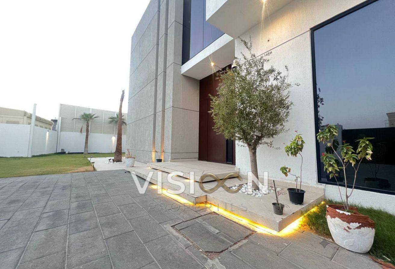 Elegant 5BR Villa | Private Pool & Garden photo 12