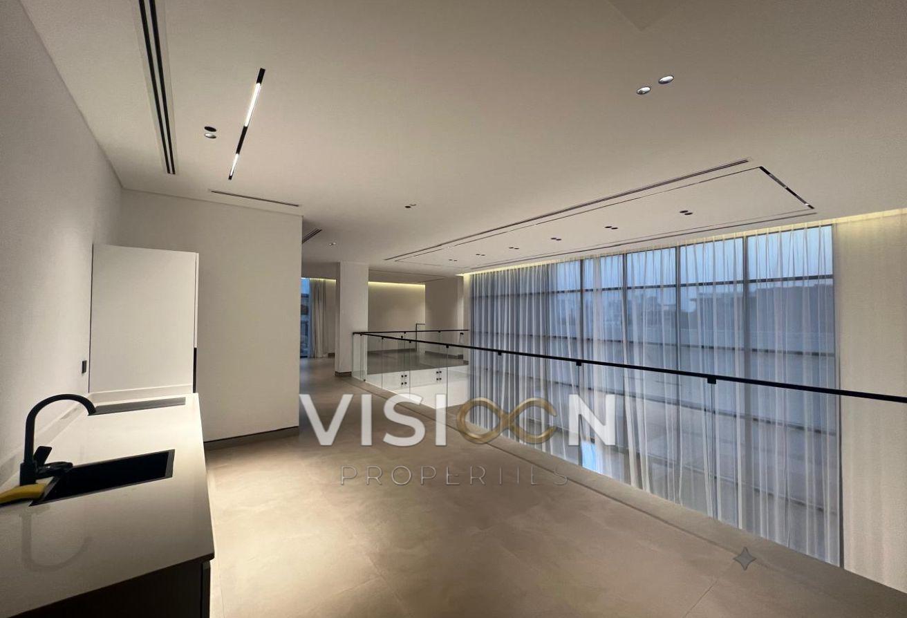 Elegant 5BR Villa | Private Pool & Garden photo 17