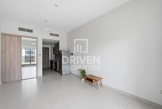 Unit | Prime Location | Ready to Move in photo 3