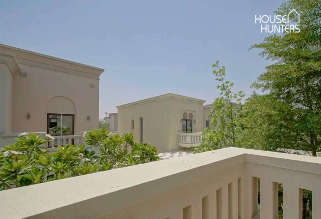 Type 3 | Steps to pool & park | Landscaped photo 11