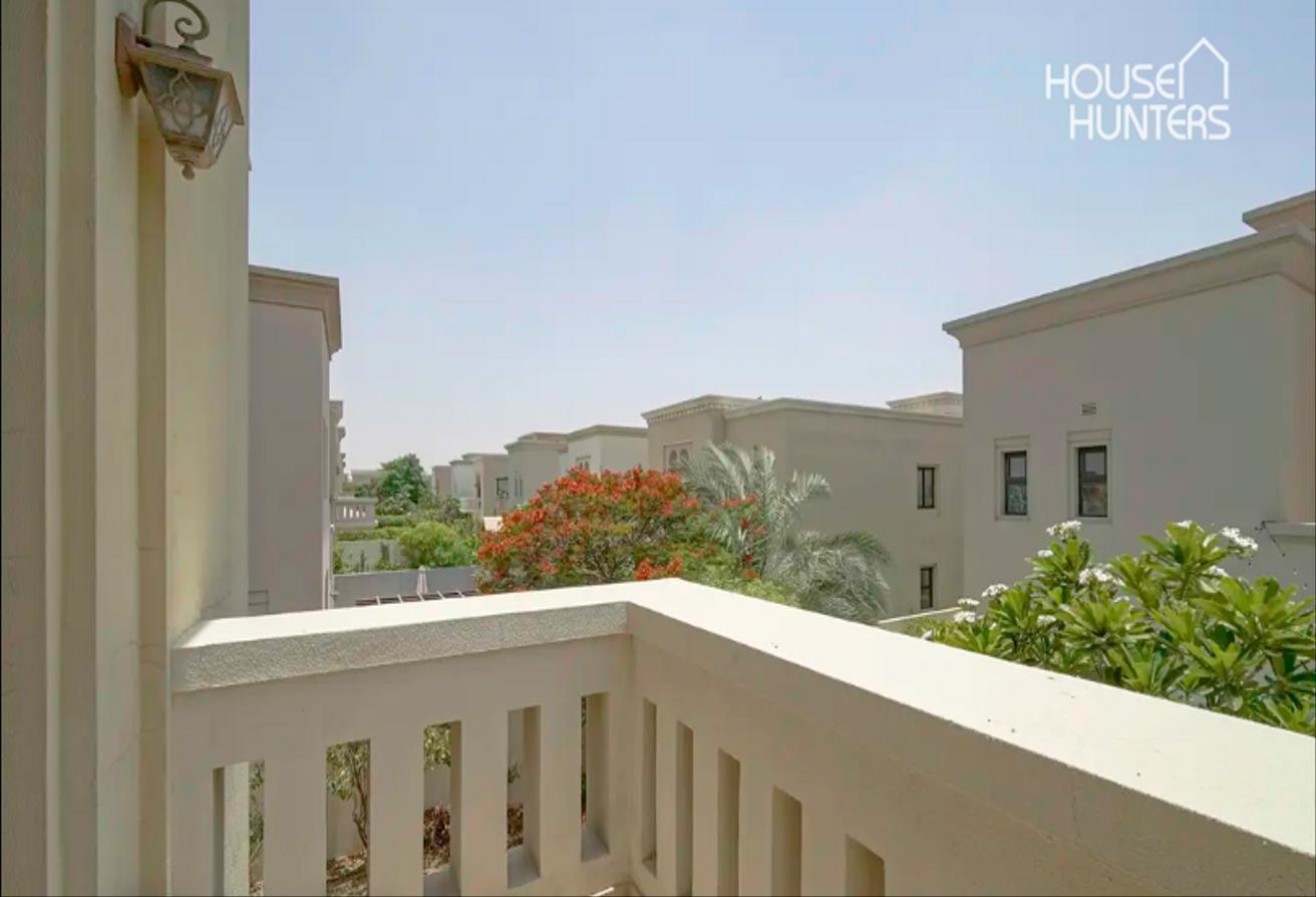 Type 3 | Steps to pool & park | Landscaped photo 10
