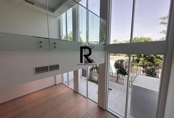 79002343 - Property Main Image