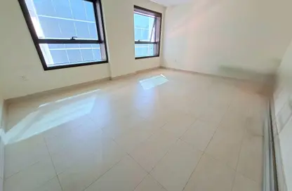 Apartment - 1 Bedroom - 2 Bathrooms for rent in Al Mamzar - Al Mamzar - Sharjah - Sharjah