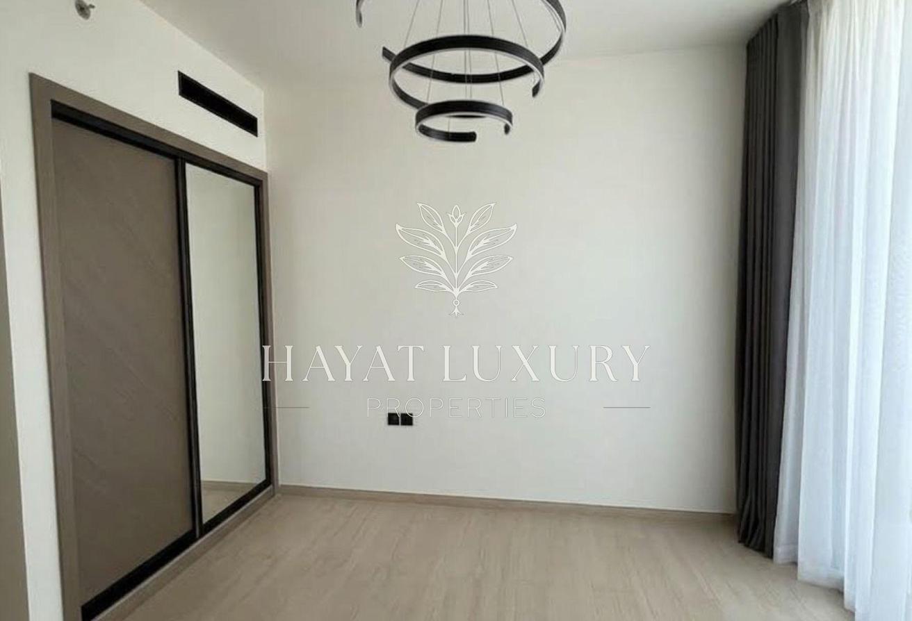 Unfurnished 1BR I High Floor I Pool View photo 6