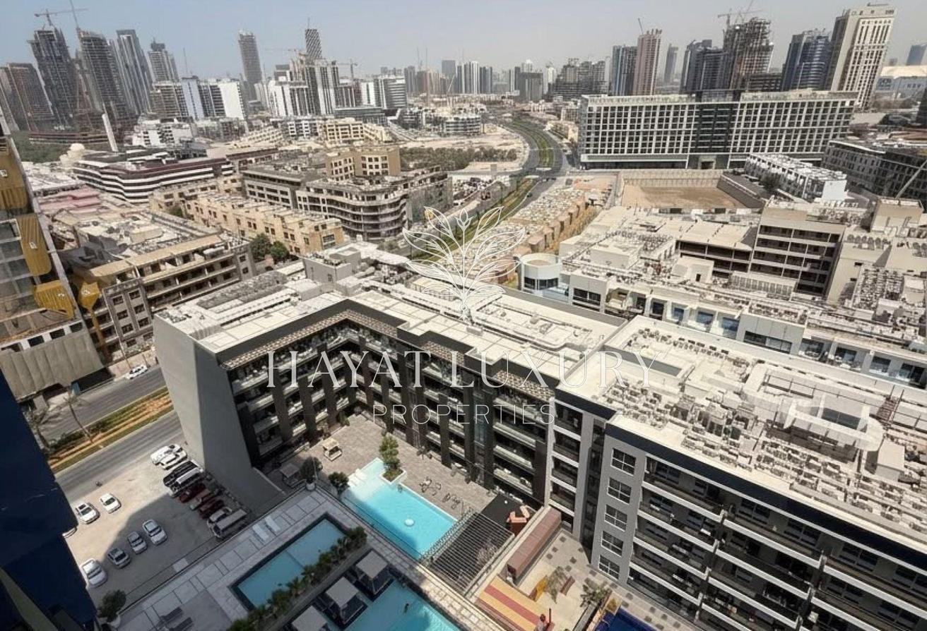 Unfurnished 1BR I High Floor I Pool View photo 3