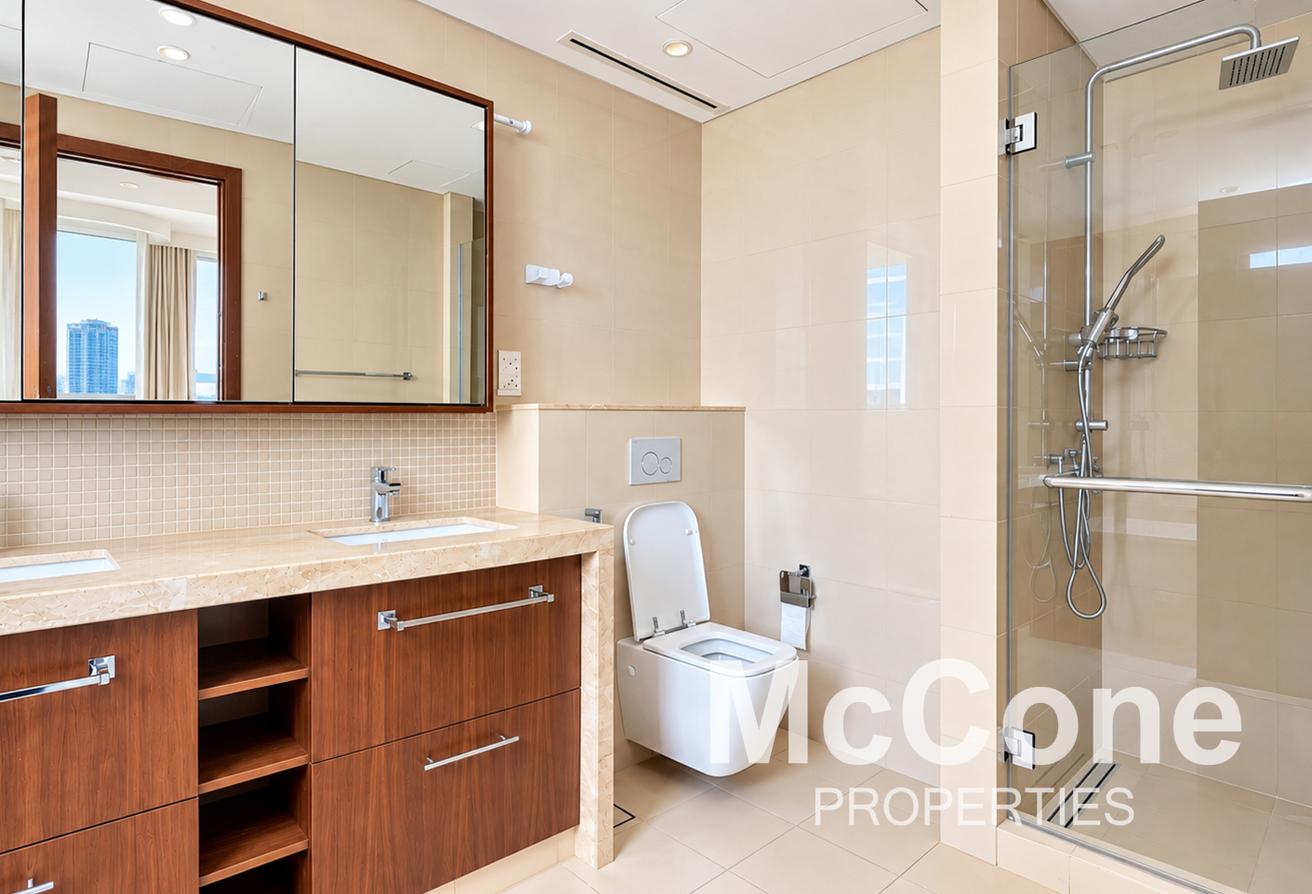Spacious | Burj and Fountain Views | High Floor photo 15