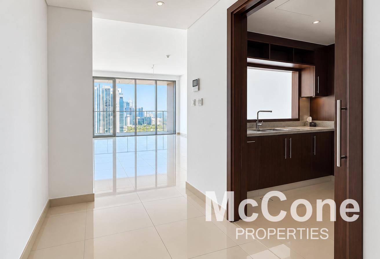 Spacious | Burj and Fountain Views | High Floor photo 5
