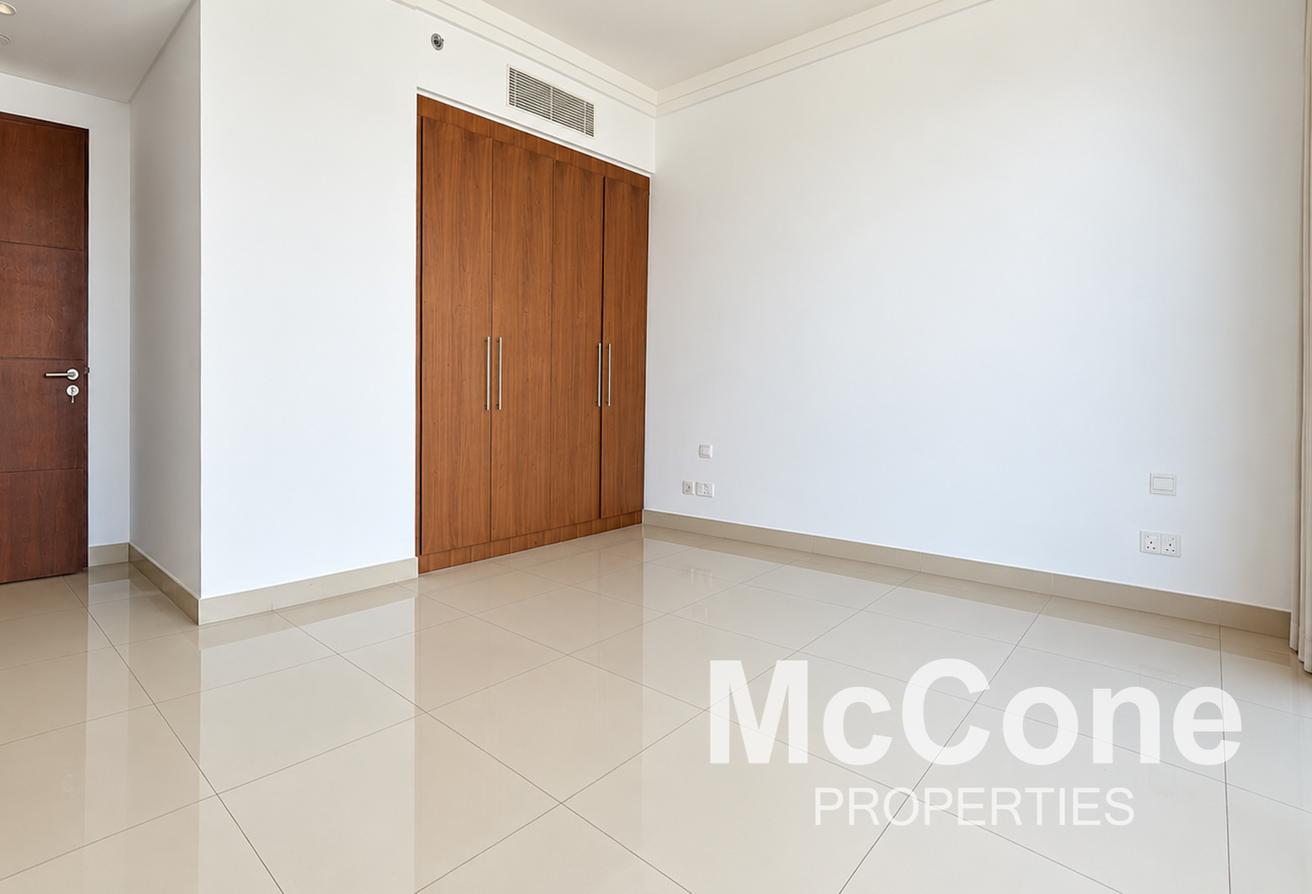 Spacious | Burj and Fountain Views | High Floor photo 12