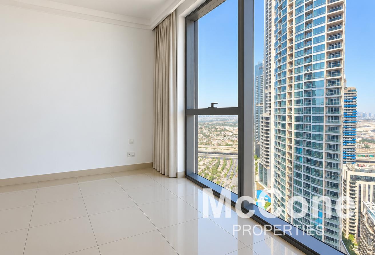 Spacious | Burj and Fountain Views | High Floor photo 11