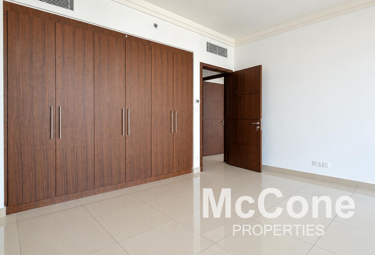 Spacious | Burj and Fountain Views | High Floor photo 9