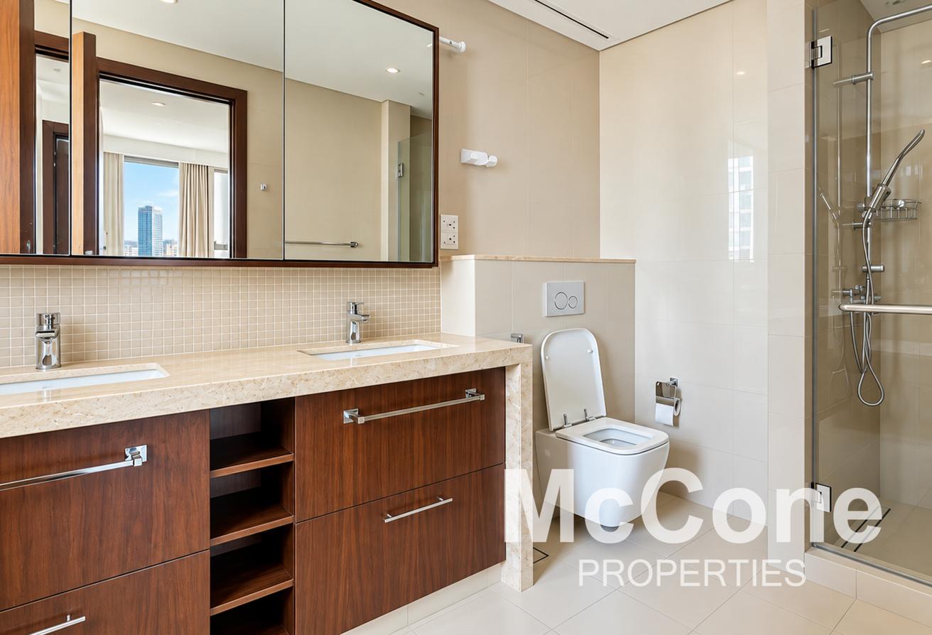 Spacious | Burj and Fountain Views | High Floor photo 16