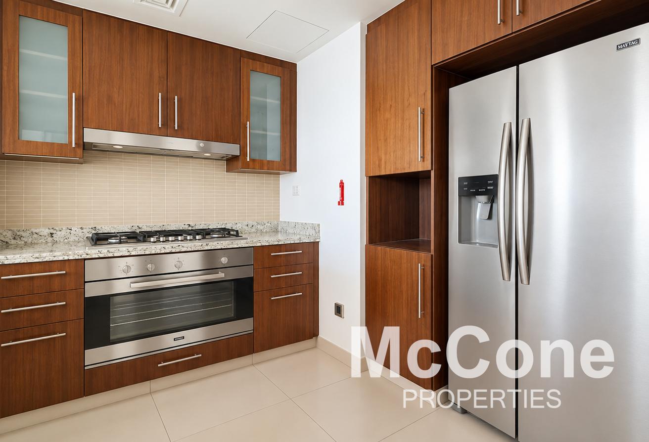 Spacious | Burj and Fountain Views | High Floor photo 6