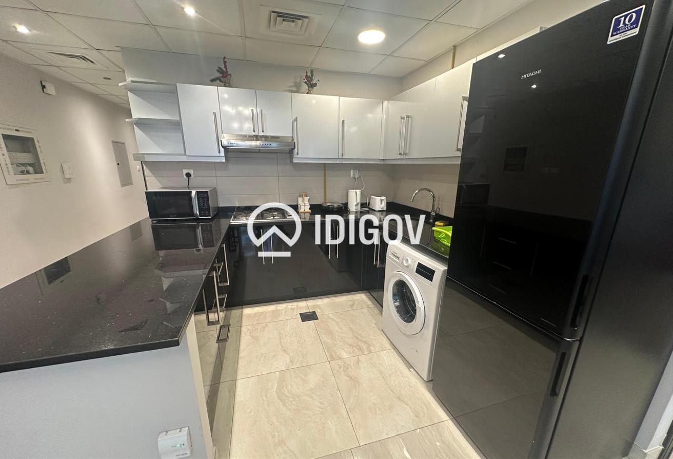 Vacant | Mid Floor | Furnished | With Balcony photo 6