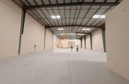Warehouse - Studio - 1 Bathroom for rent in Al Sajaa - Sharjah