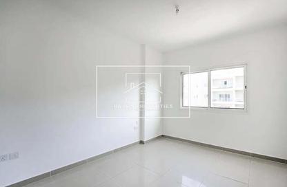 Apartment - 3 Bedrooms - 3 Bathrooms for rent in Tower 4 - Al Reef Downtown - Al Reef - Abu Dhabi