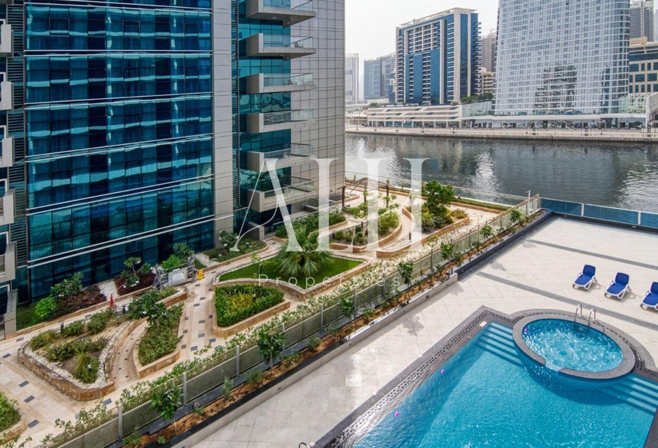 Canal and Pool View | Modern | Prime Location photo 15