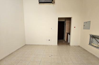 Apartment - Studio - 1 for rent in Fire Station Road - Muwaileh - Sharjah