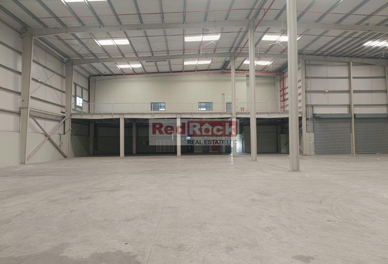 Newly Built Independent Warehouse With 176 KW