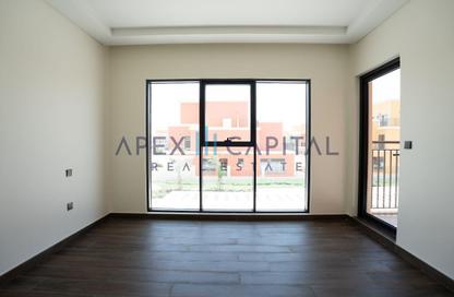 Townhouse - 4 - 4 for rent in Portofino - Damac Lagoons - Dubai