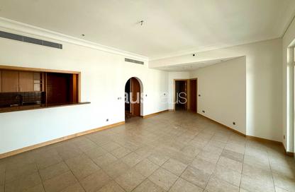 Apartment - 2 Bedrooms - 3 Bathrooms for rent in Al Khushkar - Shoreline Apartments - Palm Jumeirah - Dubai