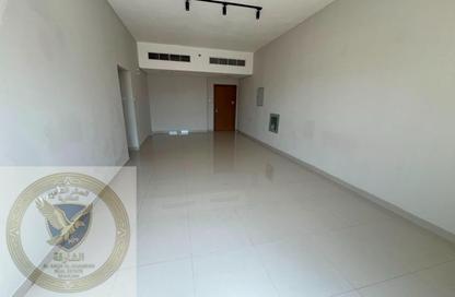 Apartment - 2 Bedrooms - 2 Bathrooms for rent in SRS Tower - Al Rashidiya 1 - Al Rashidiya - Ajman