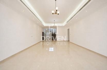 Villa - 4 - 5 for rent in Nad Al Sheba 4 - Nad Al Sheba - Dubai Villa - 4 - 5 for rent in Nad Al Sheba 4 - Nad Al Sheba - Dubai
