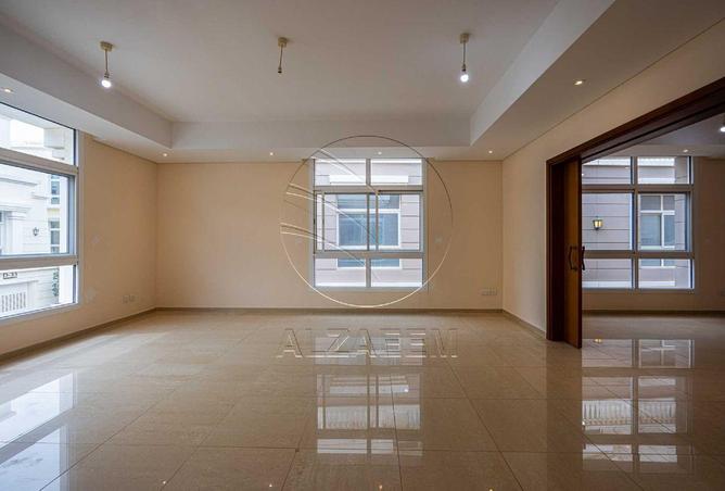 77366223 - Property Image 3