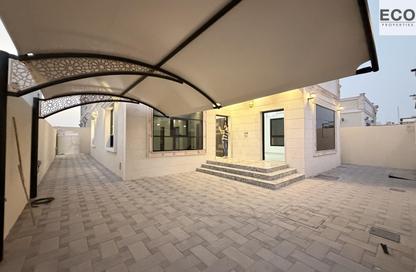 Villa - 4 - 6 for sale in Al Zaheya Gardens - Al Zahya - Ajman