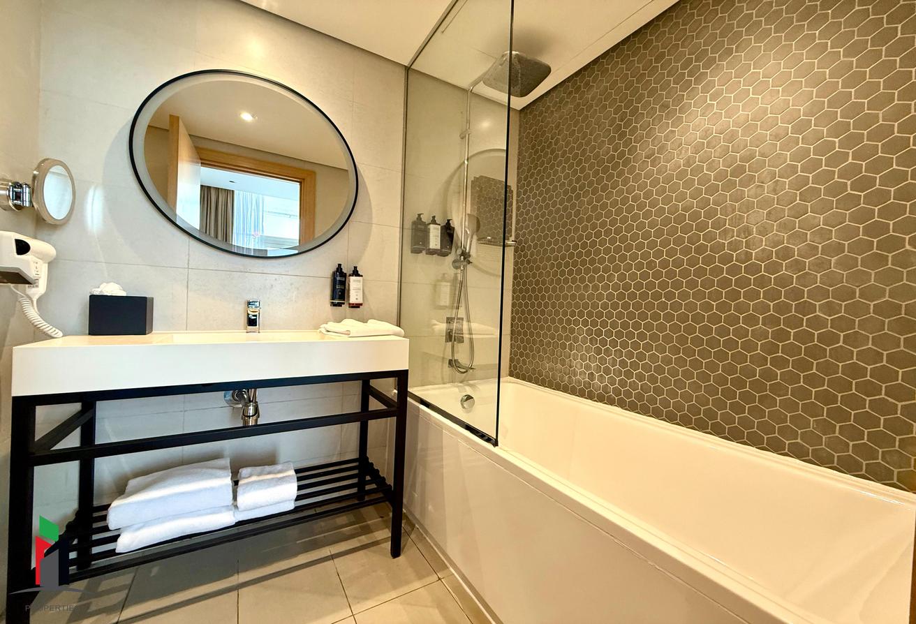 Luxurious l Stunning View l High floor l Vacant photo 9