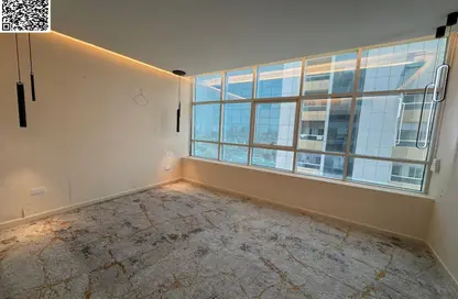 شقة - غرفة نوم - 2 حمامات للايجار في أورينت تاور 1 - أورينت تاور - البستان - عجمان