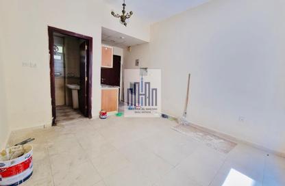 Apartment - Studio - 1 Bathroom for rent in Fire Station Road - Muwaileh - Sharjah Apartment - Studio - 1 Bathroom for rent in Fire Station Road - Muwaileh - Sharjah