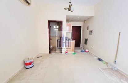 Apartment - Studio - 1 Bathroom for rent in Fire Station Road - Muwaileh - Sharjah Apartment - Studio - 1 Bathroom for rent in Fire Station Road - Muwaileh - Sharjah