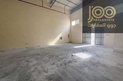 Warehouse - Studio for rent in Umm Al Thuoob - Umm Al Quwain