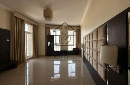 Apartment - 3 Bedrooms - 4 Bathrooms for rent in Siraj Tower - Arjan - Dubai