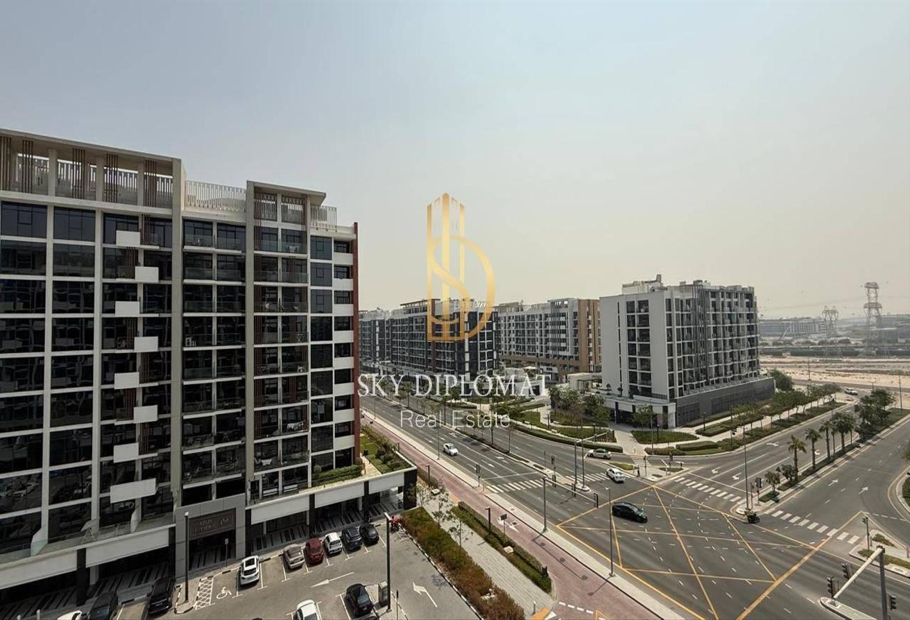 Prime Location l Fully Furnished l Bright Layout photo 29