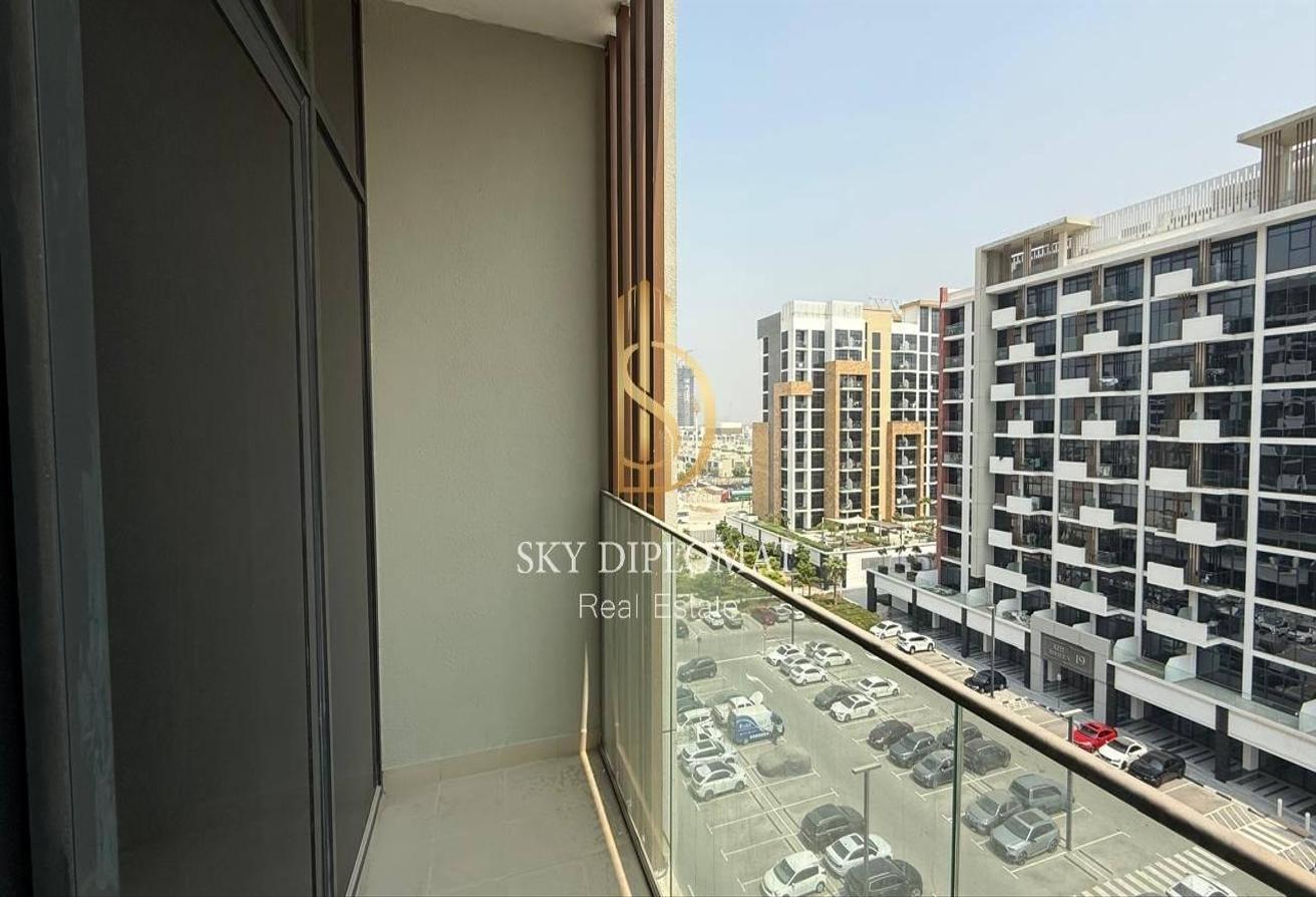 Prime Location l Fully Furnished l Bright Layout photo 28