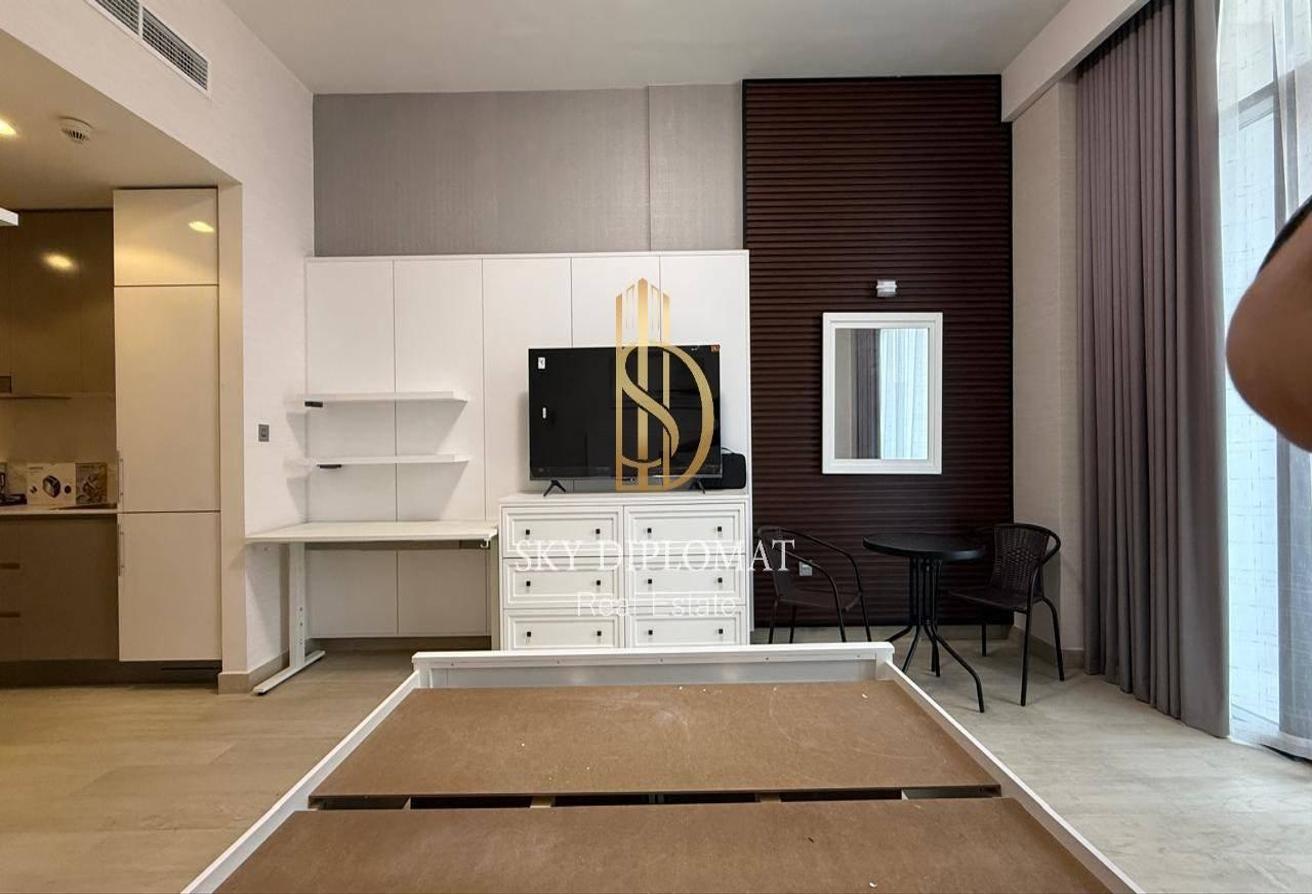 Prime Location l Fully Furnished l Bright Layout photo 17